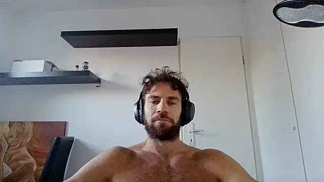 Snapshot of alpha-hunk chatting on October 15, 3:30 pm alpha-hunk online show from October 15, 3:30 pm