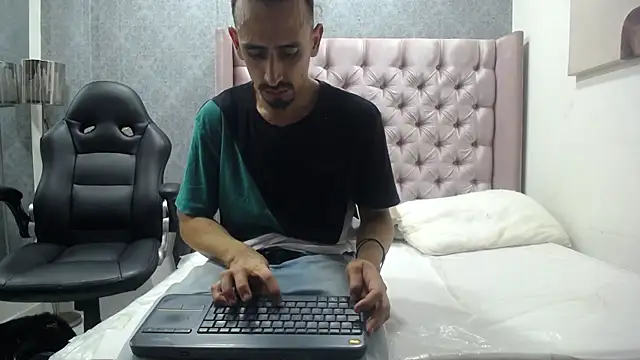 Sr Magnus  online show from April 5, 9:28 am