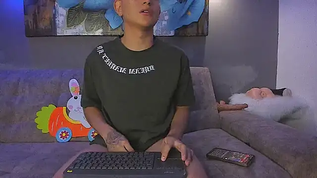 Lyam ap online show from April 5, 10:28 pm