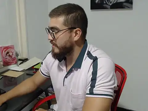 Snapshot of Dylanwish chatting on October 2, 11:31 pm Dylanwish online show from October 2, 11:31 pm