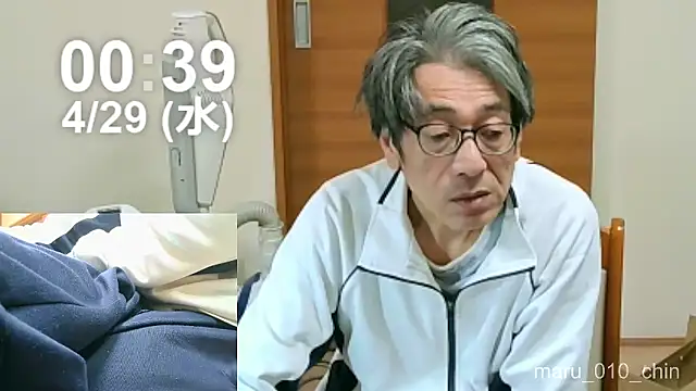 mama010-chan online show from April 28, 3:39 pm