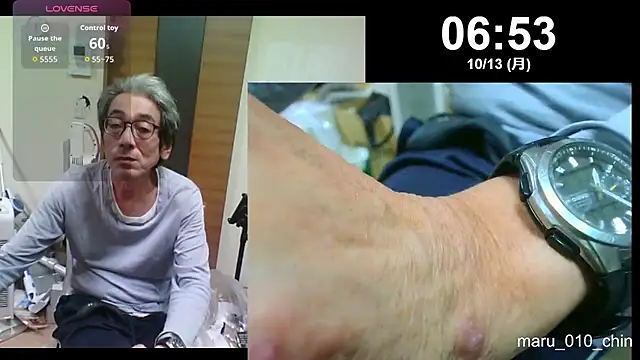 Snapshot of mama010-chan chatting on October 12, 9:53 pm mama010-chan online show from October 12, 9:53 pm