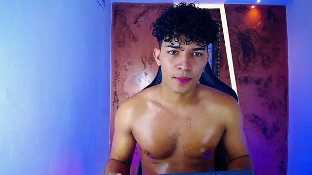 jamescurli  online show from March 3, 5:51 am