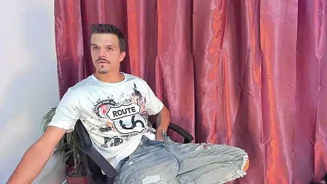 Snapshot of DonyBrown chatting on September 20, 5:29 am DonyBrown online show from September 20, 5:29 am