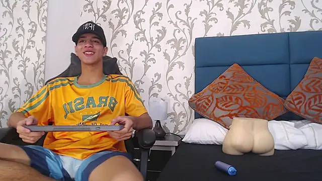 Tyler Rodriguez online show from February 11, 2:57 pm