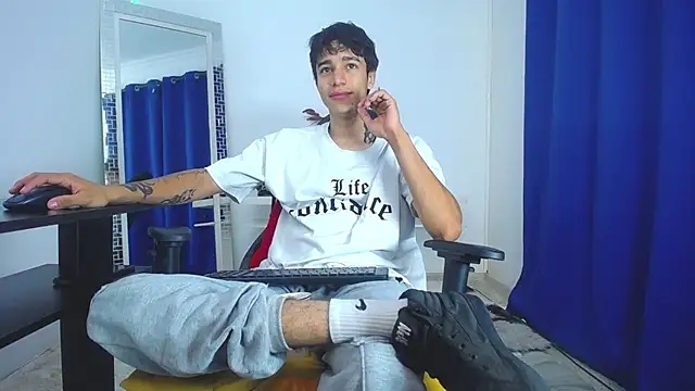 Zacktk7 online show from February 1, 2:02 pm