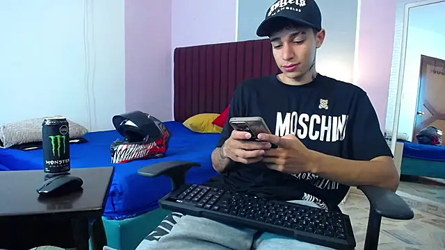 Zacktk7 online show from January 3, 9:05 pm