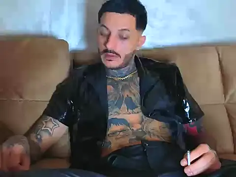 Snapshot of MentoXXL chatting on October 26, 10:17 am MentoXXL online show from October 26, 10:17 am