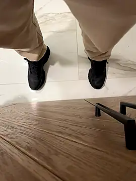 Gustavozx01 online show from November 5, 4:14 am