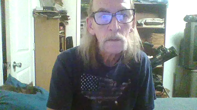 friendlychat1 online show from October 9, 2:49 am
