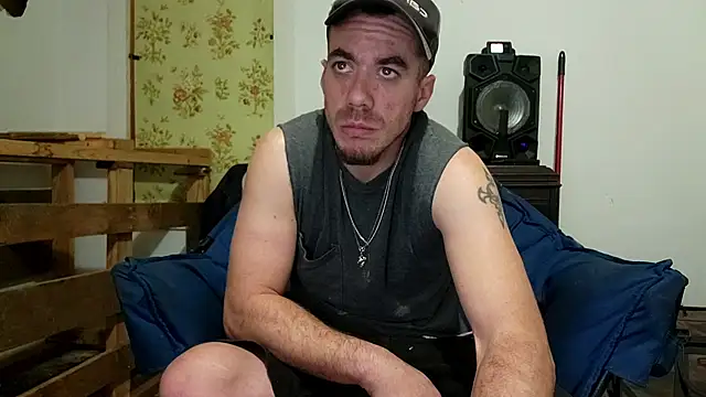 Snapshot of ScubaStevex chatting on December 18, 9:51 pm ScubaStevex online show from December 18, 9:51 pm