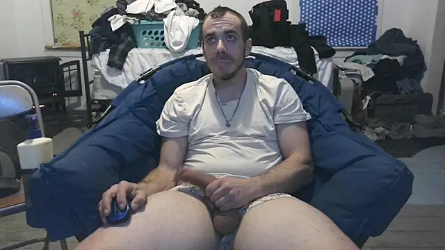 Snapshot of ScubaStevex chatting on February 7, 1:25 am ScubaStevex online show from February 7, 1:25 am