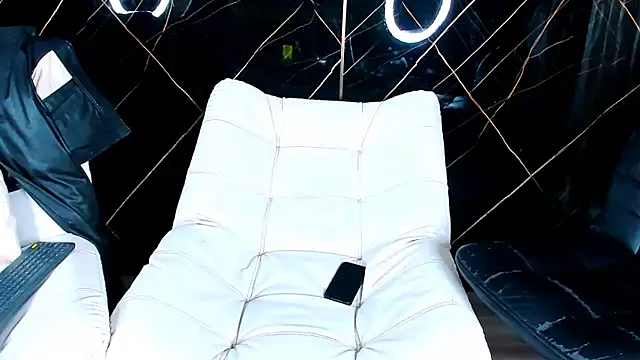 Owen Muzcle online show from October 16, 4:42 am