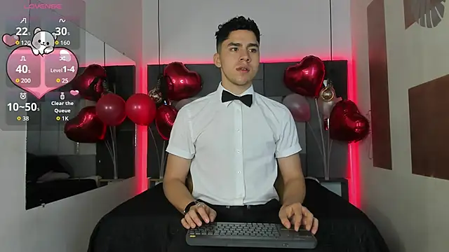 LiamNovak online show from February 14, 12:11 pm