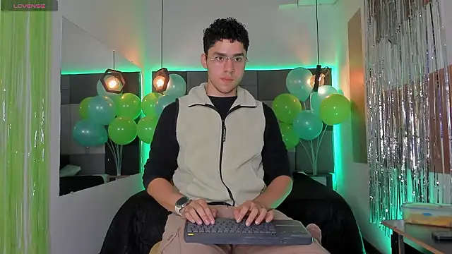 LiamNovak online show from March 16, 1:04 pm