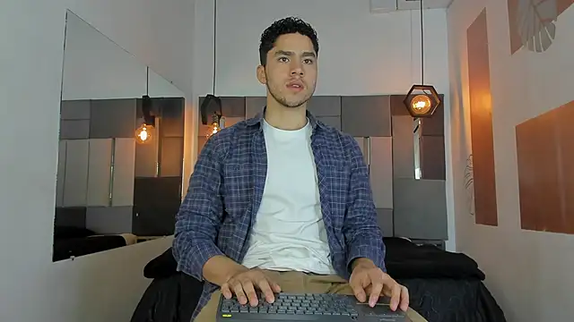 LiamNovak online show from February 11, 12:54 pm