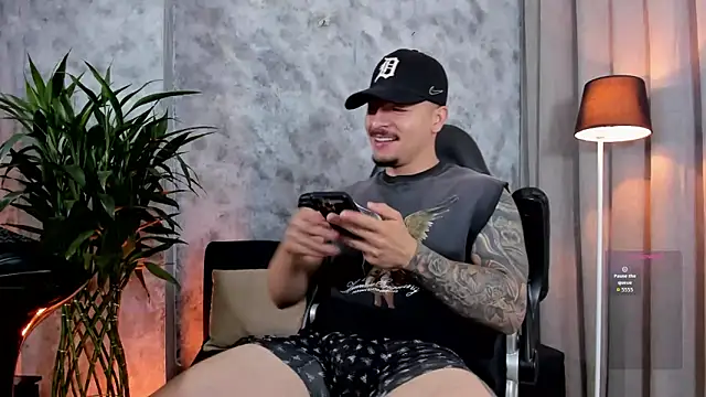 boyc022  online show from April 21, 12:22 pm