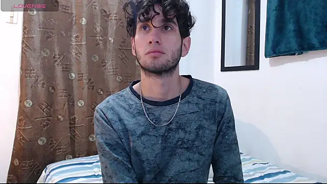 Snapshot of Thhiago_tay chatting on September 24, 12:58 pm Thhiago tay online show from September 24, 12:58 pm