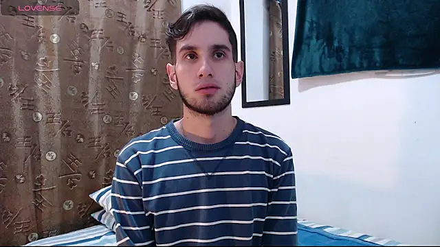 Snapshot of Thhiago_tay chatting on October 14, 8:21 am Thhiago tay online show from October 14, 8:21 am