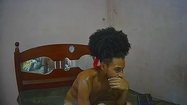 SkinnyLatinMan online show from December 3, 11:21 am