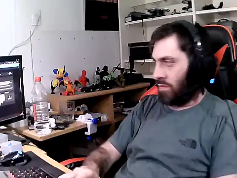 johnwood88 online show from December 16, 5:14 am