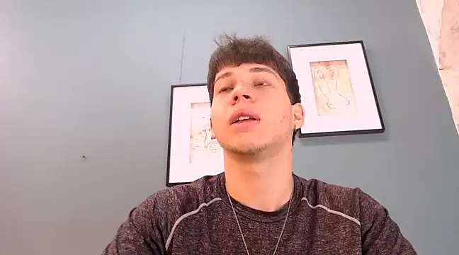 Snapshot of Jonathan_Moreau chatting on January 13, 12:13 pm Jonathan Moreau online show from January 13, 12:13 pm