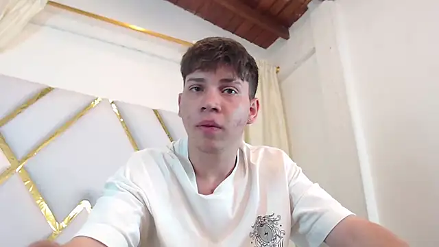 Snapshot of Jonathan_Moreau chatting on September 20, 12:38 pm Jonathan Moreau online show from September 20, 12:38 pm
