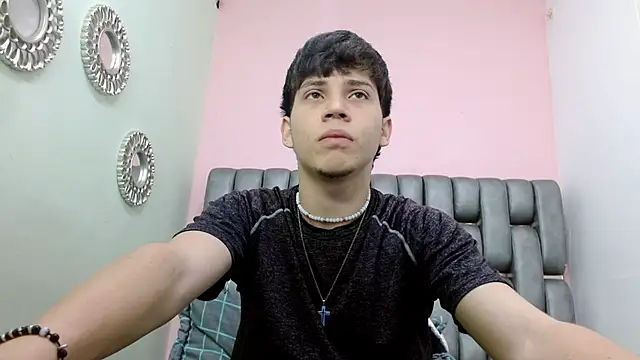 Snapshot of Jonathan_Moreau chatting on December 18, 11:56 am Jonathan Moreau online show from December 18, 11:56 am