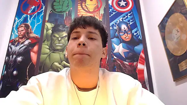 Snapshot of Jonathan_Moreau chatting on January 17, 12:10 pm Jonathan Moreau online show from January 17, 12:10 pm