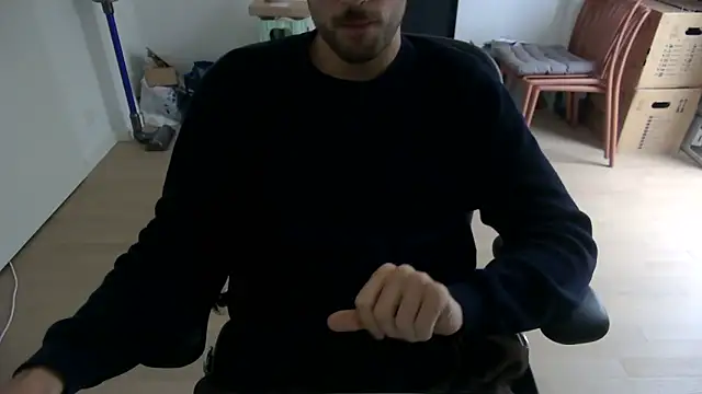 taallguyy 196 online show from May 16, 5:22 pm
