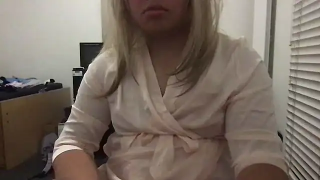 Snapshot of Jessica-Aine chatting on December 7, 2:20 am Jessica-Aine online show from December 7, 2:20 am