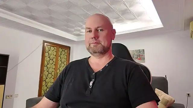 Julius-Dwayne online show from October 6, 5:39 pm