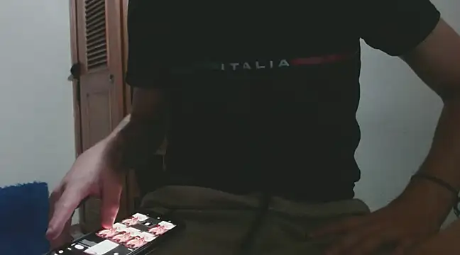 Snapshot of MarceloMilk chatting on February 20, 2:29 am MarceloMilk online show from February 20, 2:29 am