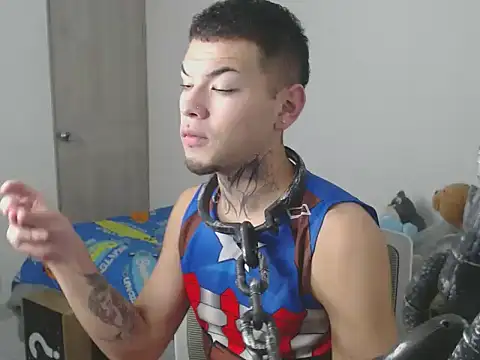 Snapshot of MarceloMilk chatting on September 19, 2:06 pm MarceloMilk online show from September 19, 2:06 pm