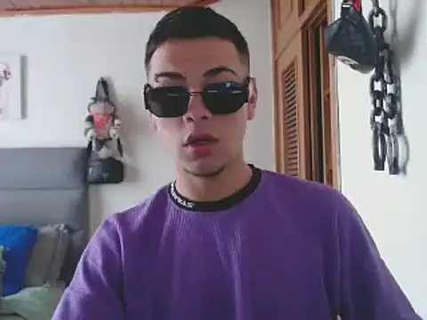 Snapshot of MarceloMilk chatting on January 30, 1:31 pm MarceloMilk online show from January 30, 1:31 pm