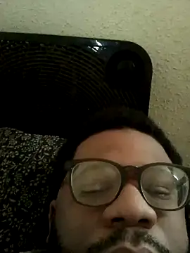 dvaughn3117 online show from March 11, 3:56 pm