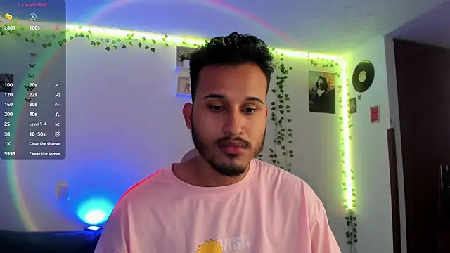 Snapshot of Raf_brunette chatting on January 4, 12:38 pm Raf brunette online show from January 4, 12:38 pm