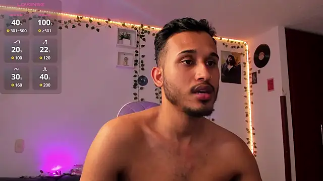 Snapshot of Raf_brunette chatting on February 23, 11:17 am Raf brunette online show from February 23, 11:17 am