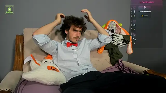 Snapshot of Perry_Knight chatting on October 17, 11:25 am Perry Knight online show from October 17, 11:25 am