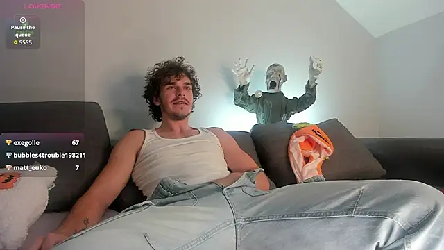 Snapshot of Perry_Knight chatting on October 19, 11:35 am Perry Knight online show from October 19, 11:35 am