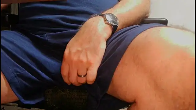 thickdaddy59 online show from June 10, 3:19 am