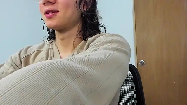 Snapshot of AngelBennet_ chatting on February 20, 3:12 am AngelBennet online show from February 20, 3:12 am