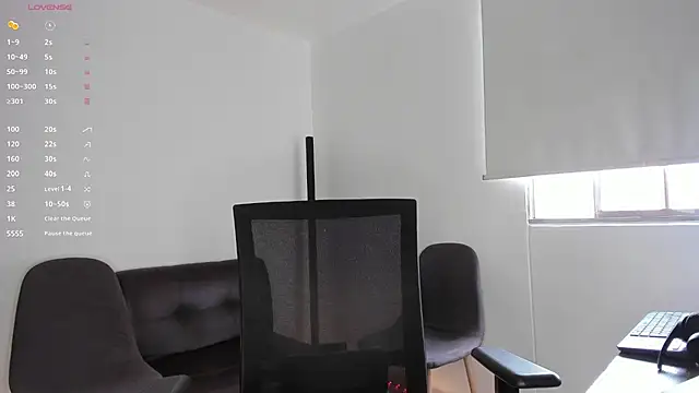 andrewChris  online show from October 31, 4:21 pm