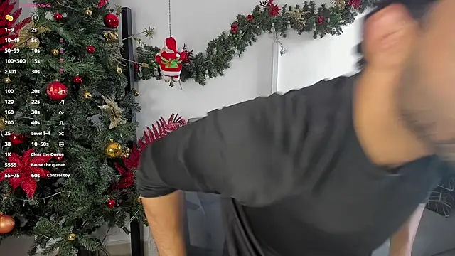 Snapshot of andrewChris_ chatting on December 23, 1:03 pm andrewChris online show from December 23, 1:03 pm