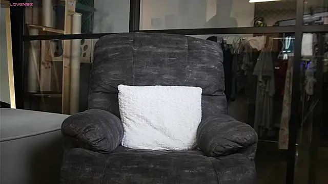 Snapshot of DimitriSullivan_ chatting on February 2, 3:10 am DimitriSullivan online show from February 2, 3:10 am