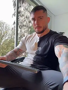 DimitriSullivan  online show from April 7, 3:01 pm