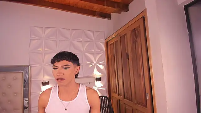 im sebaslopez online show from April 21, 12:46 am