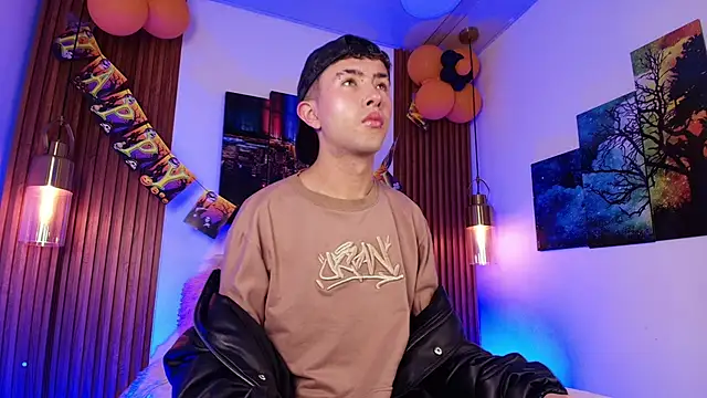 Noah Xitruxx online show from October 28, 2:47 am