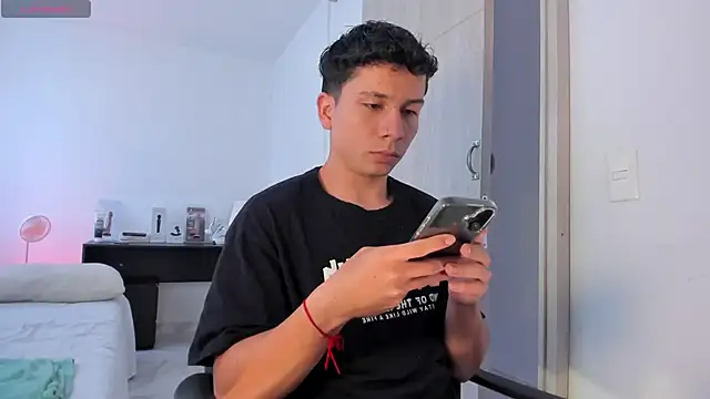 Snapshot of NathanGreyX chatting on December 29, 2:52 pm NathanGreyX online show from December 29, 2:52 pm