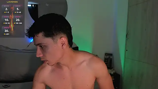 Snapshot of NathanGreyX chatting on February 20, 9:31 pm NathanGreyX online show from February 20, 9:31 pm
